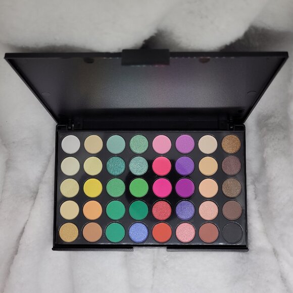 40 Color | Vibrant Candy | Eyeshadow Palette - Picture 1 of 5